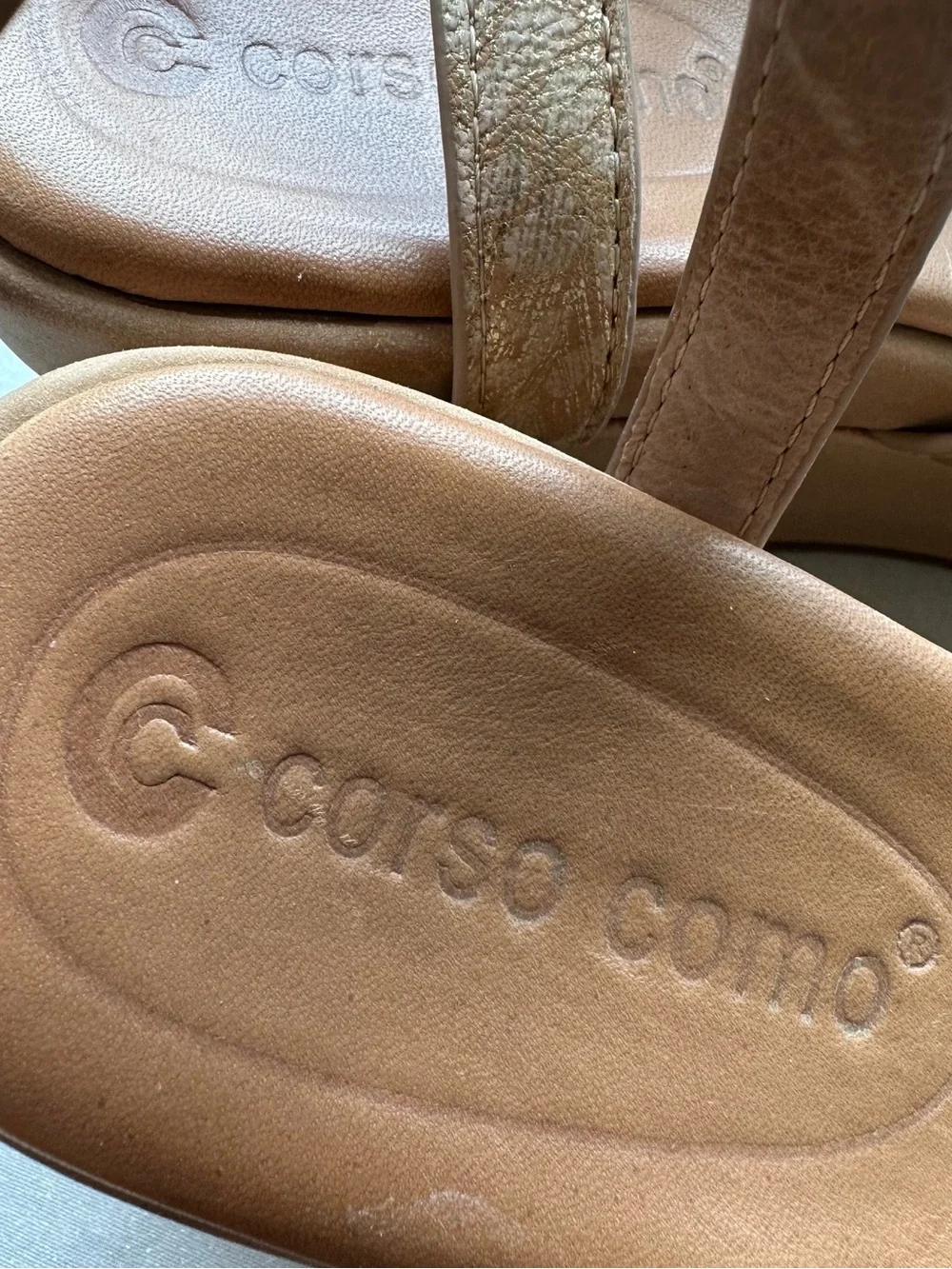 Corso Como Leather Gold Metallic Sandals Womens 9M Strappy Wedge CC-NASHILA